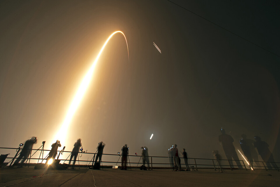Falcon Heavy-raketen från Space|X på väg upp i förra veckan.
