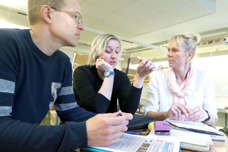 Niklas Olsson, Åsa Nilsson och Lena Gunnarsson är lärare i NO-ämnen på Backaskolan. De har anmält sig för att vara med i Energifallet och tycker att projektet är ett bra sätt att utveckla undervisningen om miljöfrågor på skolan.