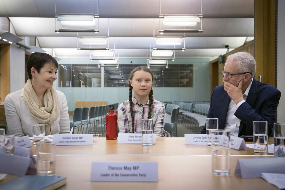 Den svenska klimataktivisten Greta Thunberg fick träffa flera brittiska partiledare i London. Till vänster i bild sitter Gröna partiets Caroline Lucas och till höger Labourpartiets Jeremy Corbyn.