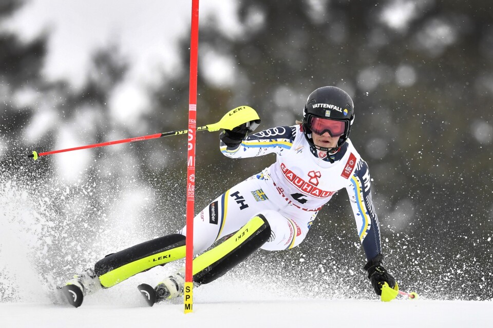 Anna Swenn-Larsson på väg mot den senaste svenska medaljen i alpina VM, silver i slalom i Åre 2019.