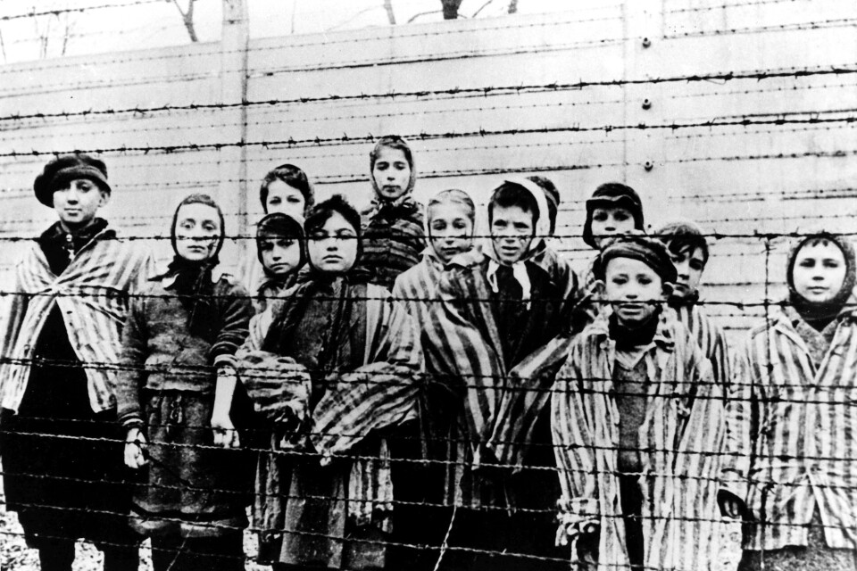 Förintelsens offer hedras särskilt i dag. Bilden är tagen av sovjetiska armén några dagar efter befrielsen av förintelselägret i Auschwitz-Birkenau för 77 år sedan.