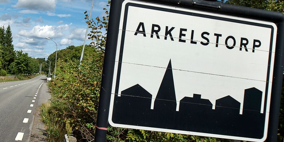 Också för miljön hade det varit bättre om en distriktssköterska kom till Arkelstorp ett par dagar i veckan istället för att alla ska köra in till Näsby.