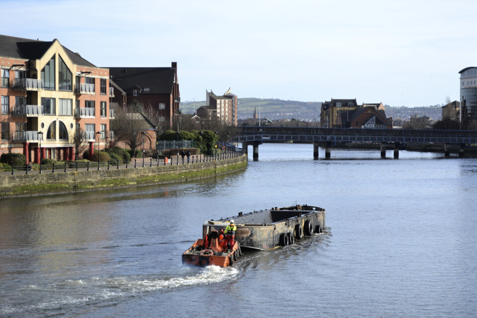 Belfasts allt bättre ekonomi har möjliggjort en ordentlig ansiktslyftning för gamla slitna kvarter längs floden Lagan.