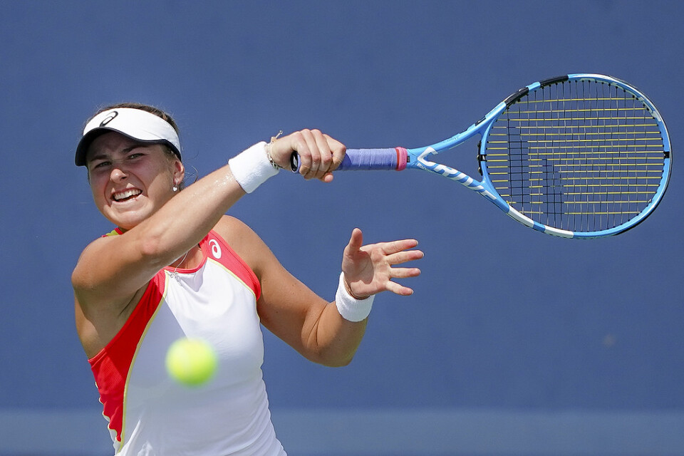 Rebecca Peterson gjorde en bra match men lyckades inte besegra världstrean Karolina Pliskova i Cincinnatis WTA-turnering.
