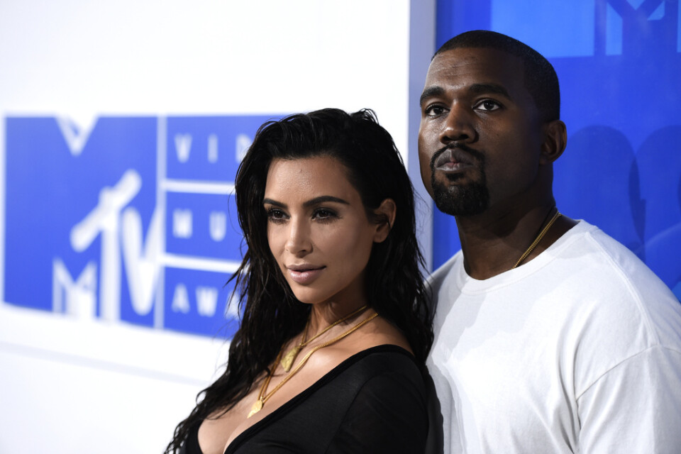 Kim Kardashian West och Kanye West säger sig ha anlitat privata brandbekämpare förra året. Arkivbild.