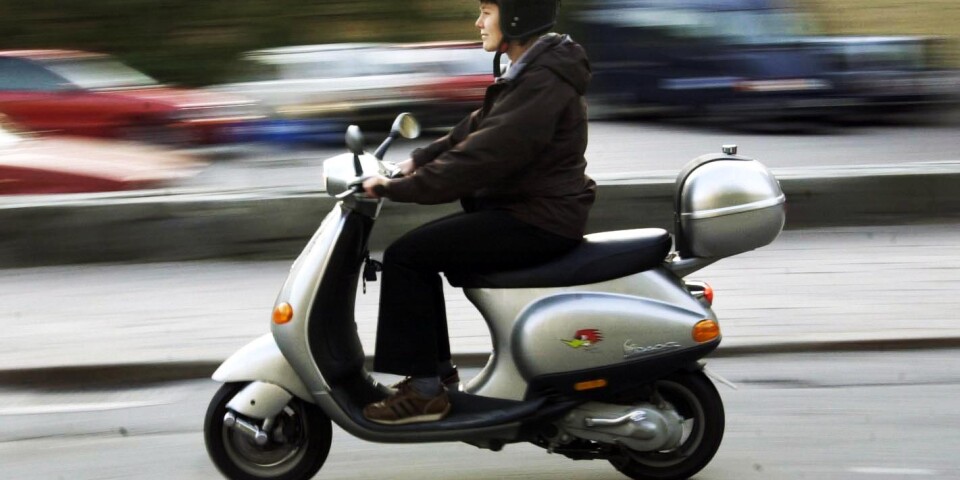 En man körde olagligt en Eu-moped