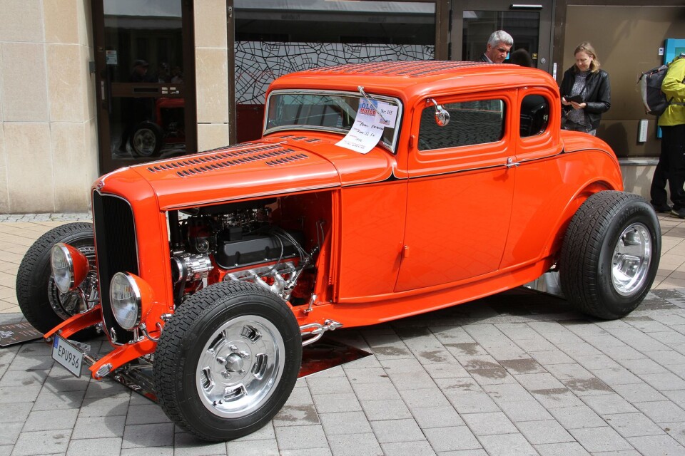 Raoul Erikssons orange hotrod byggd på en Ford 32 5W fick Classic Motors pris ”Bästa fordon”.