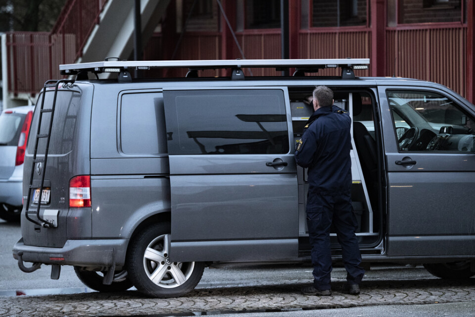 En kvinna har hittats död i en lägenhet i bostadsområdet Nydala i Malmö. Polisen misstänker att hon kan ha blivit mördad.