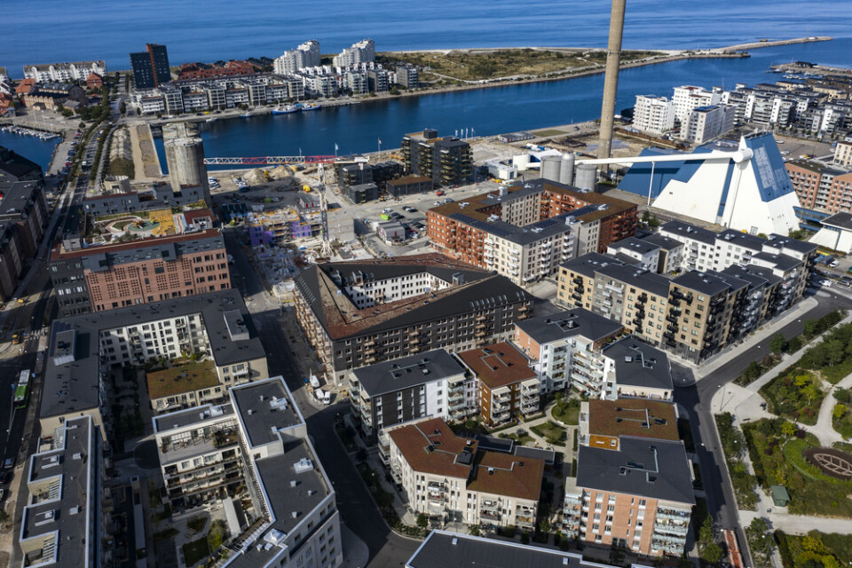 Översiktsbild över Limhamn med Limhamns sjöstad närmast i bild. Arkivbild.
