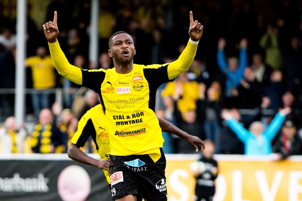 Izuchukwu  Emeh gjorde mål mot Skövde AIK.