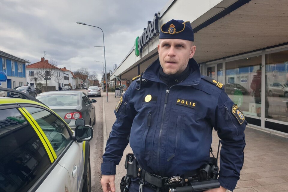 ”Ingen i personalen har kommit till skada fysiskt”, säger polisens yttre befäl, Fredrik Svenzen.