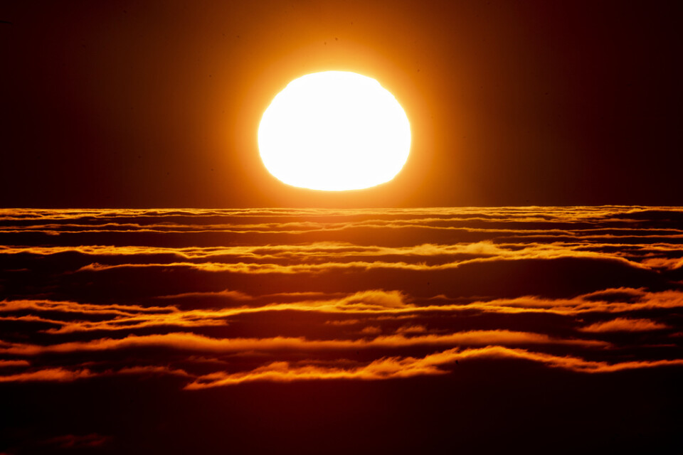 Tidigt på måndag morgon skjuts rymdfarkosten Solar Orbiter, som ska undersöka solen, upp. Bild på en soluppgång i Tyskland.