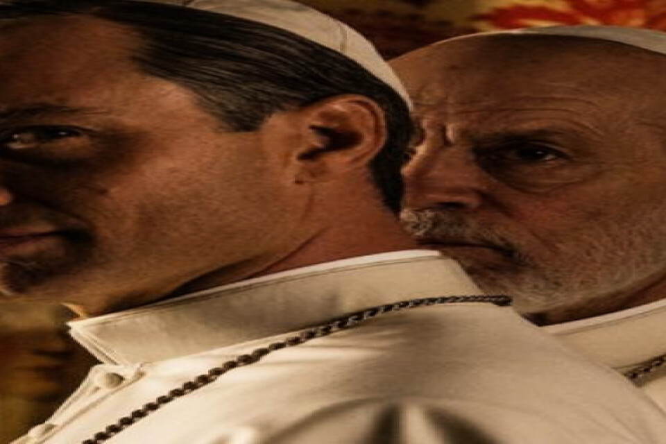 "The new pope" med Jude Law och John Malkovich visas på C More i december. Pressbild.