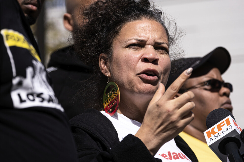Melina Abdullah under en protest i Los Angeles i mars. Arkivbild.