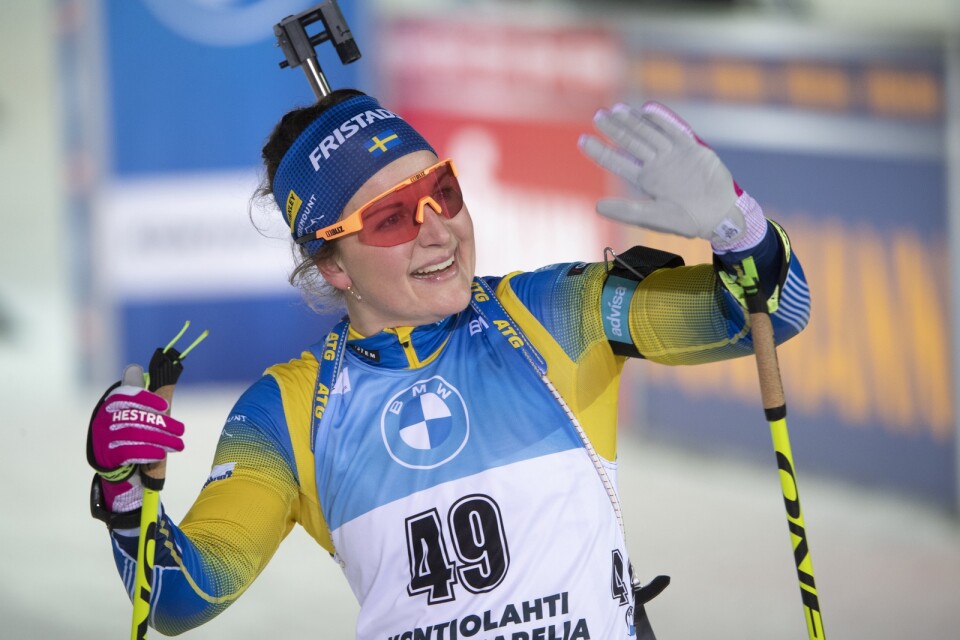 Johanna Skottheim tog karriärens första pallpalts när hon slutade trea i skidskyttepremiären i Kontiolax.