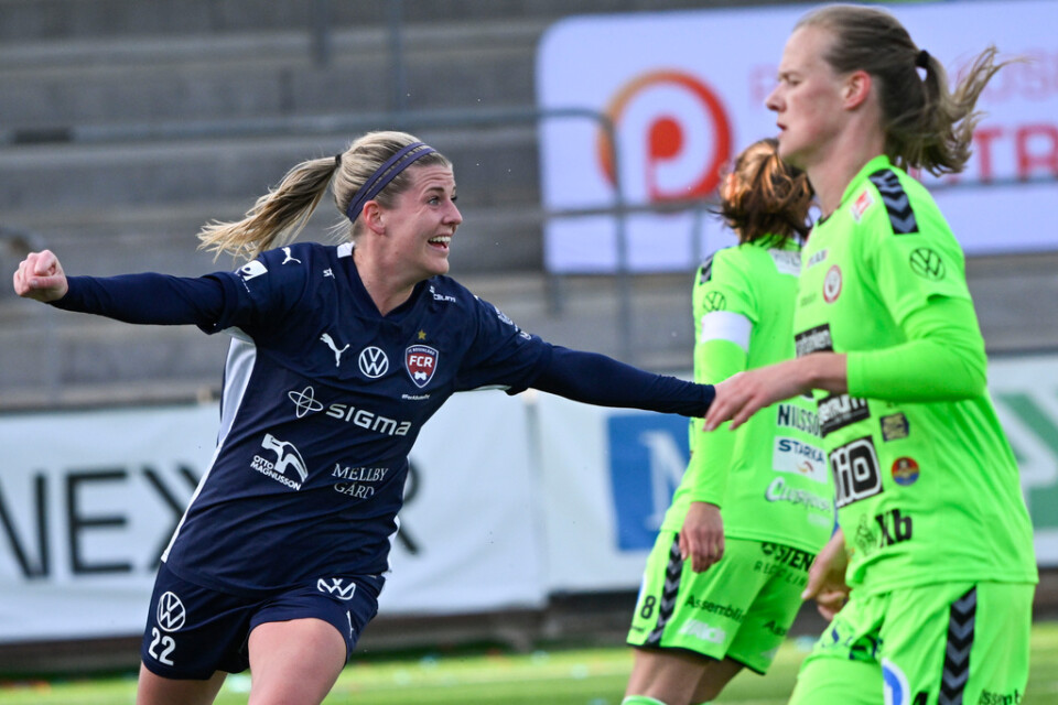 Olivia Schough gjorde båda målen då Rosengård 2-0-besegrade Kristianstad i damallsvenskan.