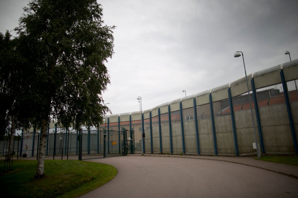 Skogomeanstalten är Sveriges största anstalt för sexualbrottslingar och ligger utanför Göteborg. Här sitter den livstidsdömde mannen som mördade en 91-åring i Träne år 1993.