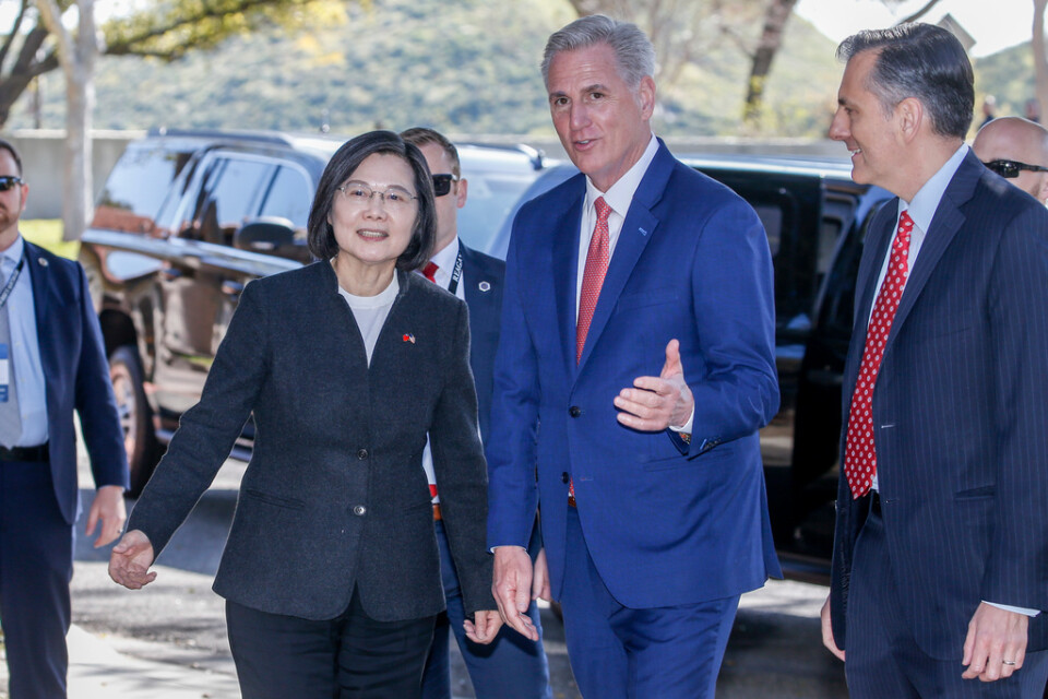 Taiwans president Tsai Ing-Wen möter Kevin McCarthy, talman för USA:s representanthus, i Kalifornien i veckan.