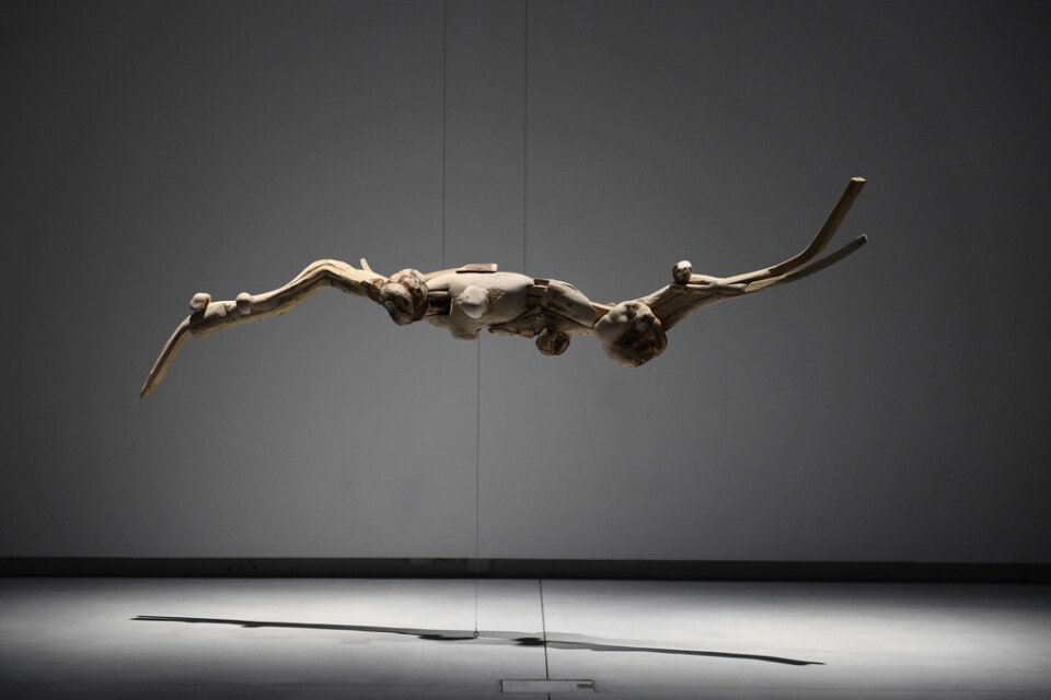 Johanna Gustafsson Fürsts skulptur "Modertungan" är en del av utställningen "Ympa orden, piska min tunga", på Accelerator.