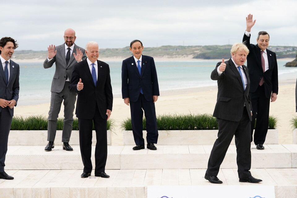 Kanadas premiärminister Justin Trudeau, Europeiska rådets ordförande Charles Michel, USA:s president Joe Biden, Japans premiärminister Yoshihide Suga, Storbritanniens premiärminister Boris Johnson samt hans italienska kollega Mario Draghi fotade på stranden i brittiska Carbis Bay i samband med G7-mötet.