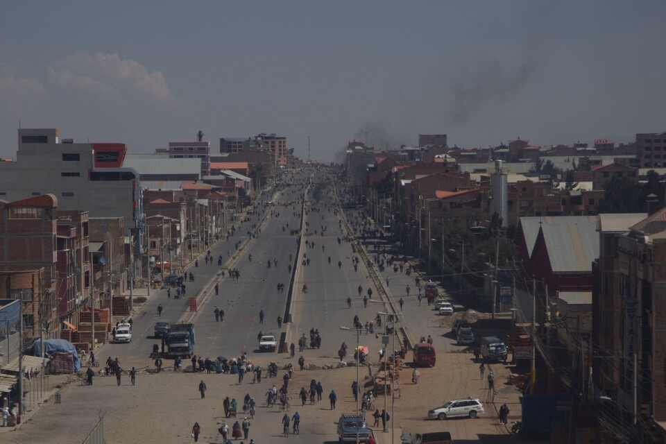 Flera motorvägar, bland annat denna i El Alto, har blockerats under protesterna.