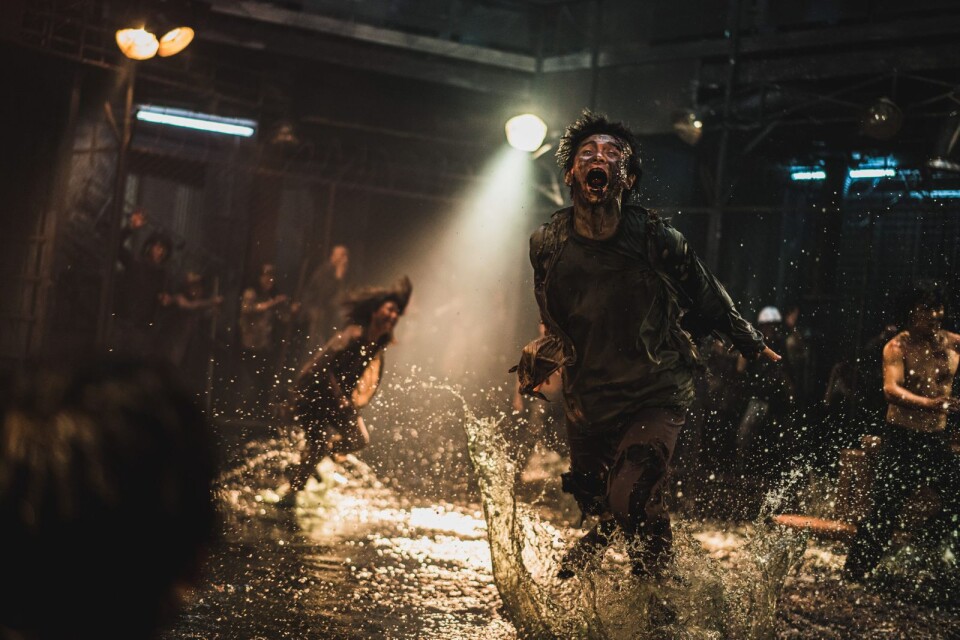 Koreanska zombier används som rekvisita i brutala gladiatorspel i ”Peninsula”.