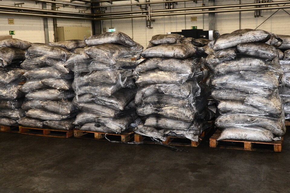 Bland 500 säckar med antracitkol från Colombia hittade Tullverket sex säckar som innehöll kolpulver uppblandat med kokain.