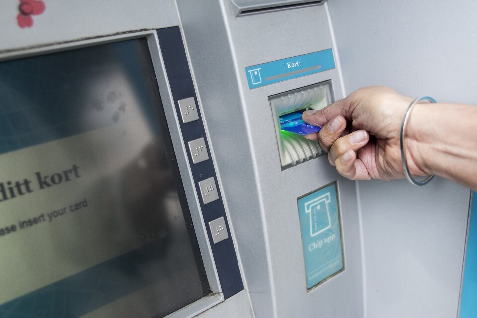 Fjälkingeborna blir av med sin bankomat 14 augusti.