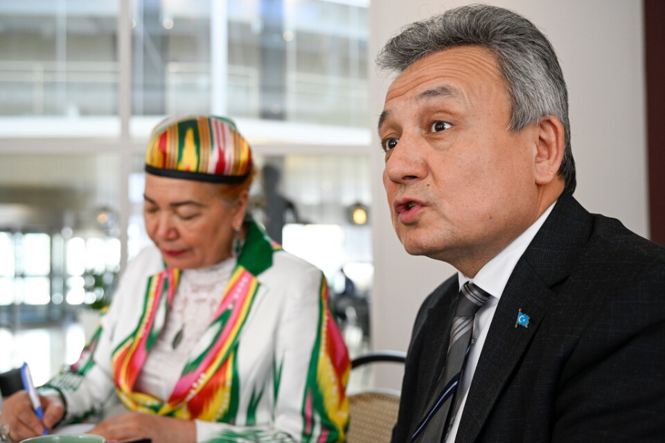 Uiguriska världskongressens ordförande Dolkun Isa (till höger) var på besök i Stockholm och träffade andra exiluigurer som vill uppmärksamma förtrycket i Kina, som Bahtinor Abudureyimu (till vänster), ordförande i organisationen Svenska uigurunionen.