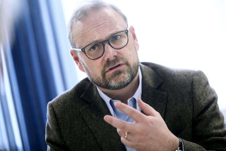 ”Blir det väldigt många fler smittade kommer vi få ta in personal som normalt inte jobbar på intensivvårdsavdelning, det har redan skett till viss del redan nu”, säger Johan Rosenqvist, hälso- och sjukvårdsdirektör.