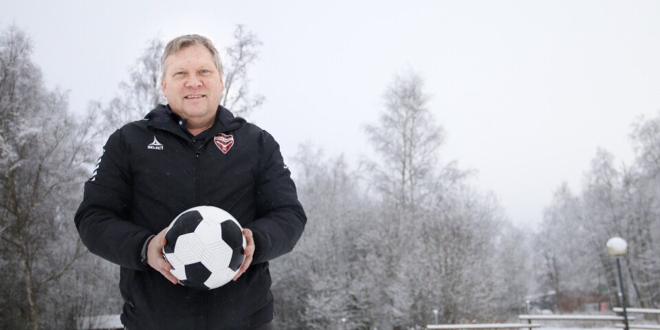 Fotbollsfantasten Håkan Öman trivs med många bollar i luften