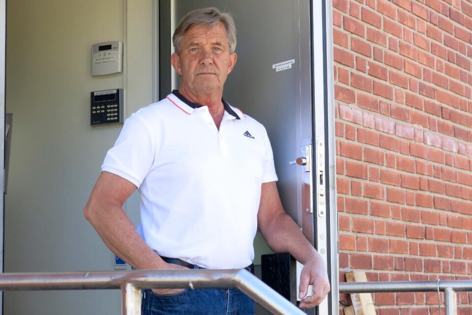 Ulf Holmström stänger dörren på vattenverket Kärragården. ”Jag har trivts jättebra i kommunen under dessa 50 år.” Foto: Ann-Marie Andersson