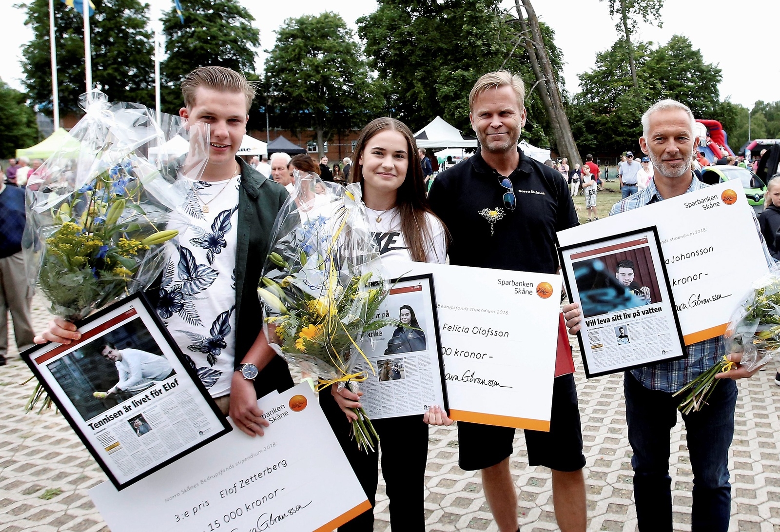 Felicia Olofsson fick flest röster i omröstningen om Bedrupsstipendierna. Här tillsammans med Elof Zetterberg, Christian Haglund och Tommy Johansson. FOTO: STEFAN SANDSTRÖM.