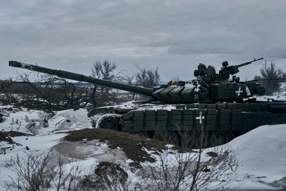 En ukrainsk stridsvagn i position vid fronten vid Bachmut.