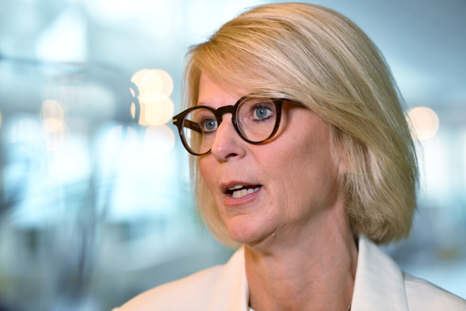Moderaternas ekonomisk-politiska talesperson, Elisabeth Svantesson, kritiserar Centerledaren Annie Lööf för att ha gjort upp med regeringen. Arkivbild.