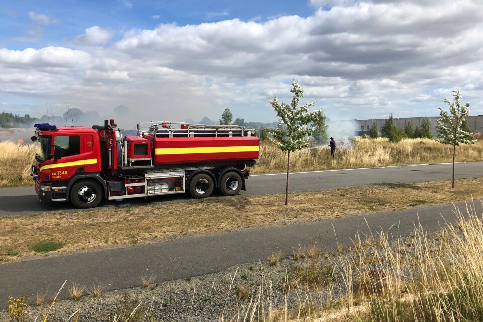 Räddningstjänsten larmades till Härlöv med anledning av en gräsbrand.