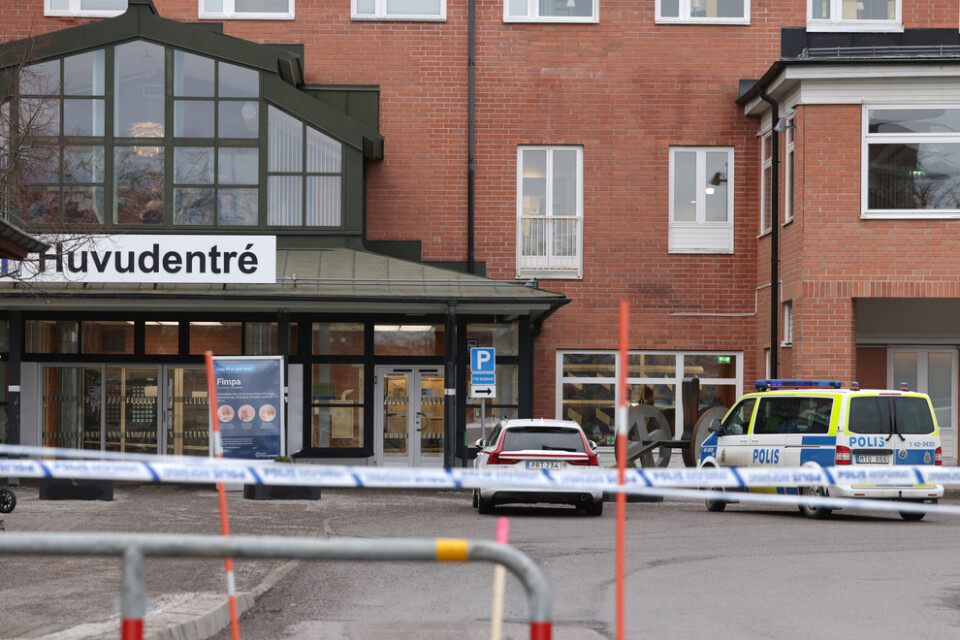 Polispatruller vid Vrinnevisjukhuset i Norrköping.