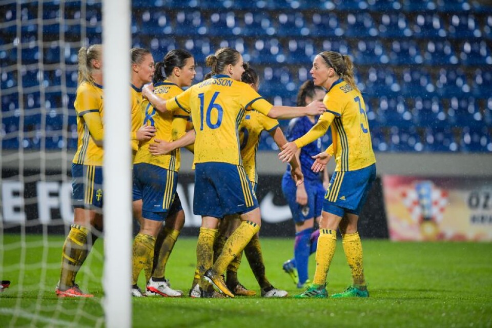 VARAZDIN 20170919
Jubel efter att Sveriges Lina Hurtig (10) gjort 0-1 under tisdagens VM-kvalmatch Europa,  damer, grupp 4, mellan Kroatien och Sverige på Stadion Andelko Herjavec.