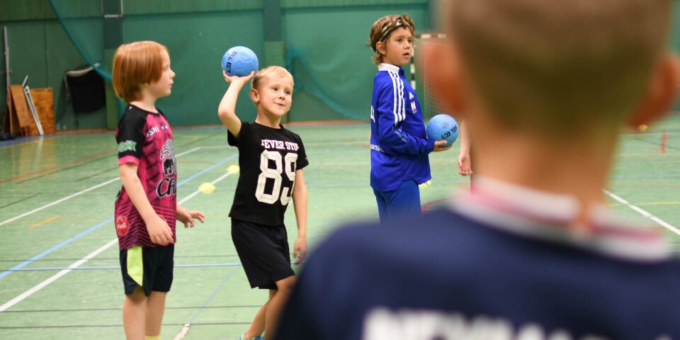 Nysatsning på handboll för unga i Simrishamn
