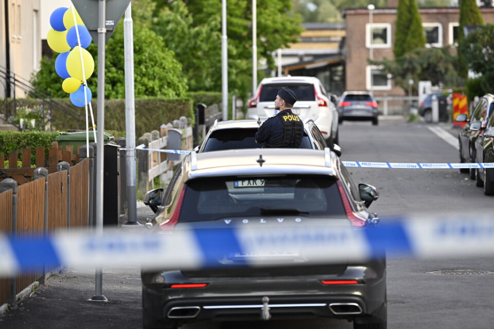 En man blev beskjuten i Landskrona under tidiga tisdagskvällen. En ung man har anhållits.