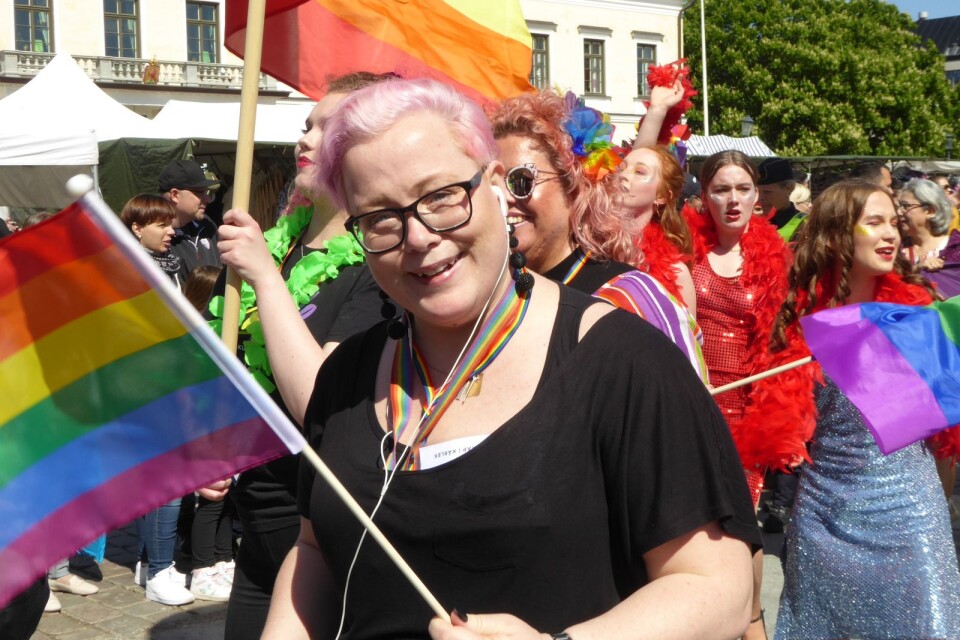 Lyckad final! Växjö Prides projektledare Therése Johansson gladdes åt den stora uppslutningen. Drygt 10 000 personer beräknas ha deltagit i eller följt Pridetåget.