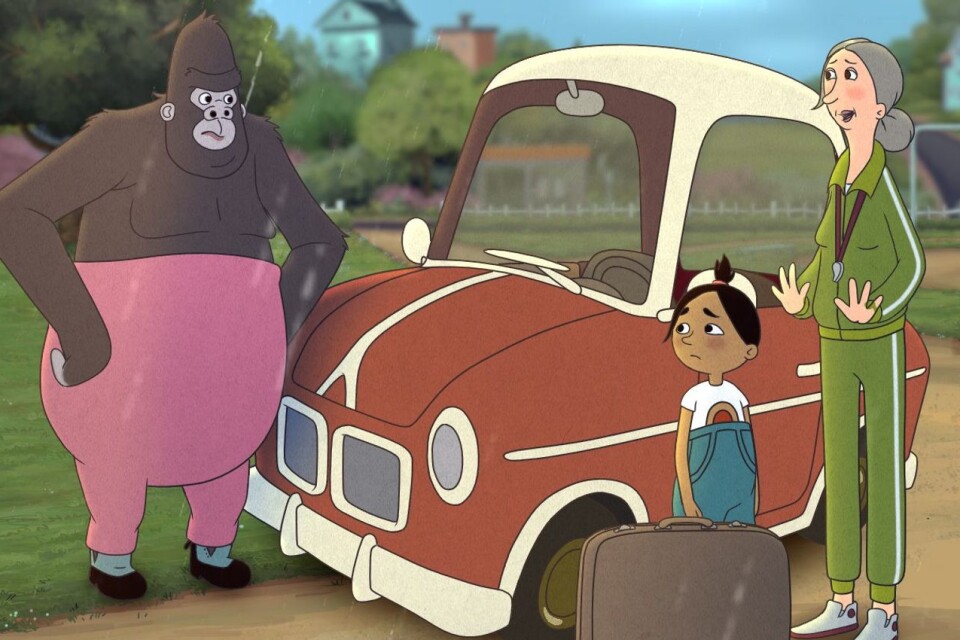 Bild ur filmen ”Apstjärnan”, med Gorillan, nioåriga Jonna och barnhemsföreståndaren Gerd.