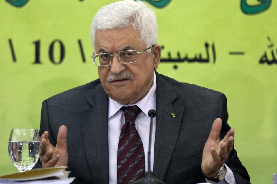 Palestiniernas president Mahmud Abbas hotar att dra Israel inför Internationella brottmålsdomstolen (ICC) om inte Israel lämnar över alla de skattemedel som Israel hållit inne. Israel gick i förra veckan efter internationella påtryckningar med på att bö
