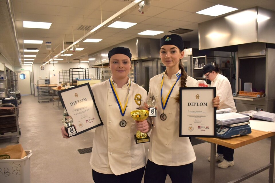 "We would like to compete again", says Alma Lübeck and Elin Ingerby, pupils at Österänggymnasiet. It’s their third year on the Restaurant and Food Program specialising in bakery and confectionery.