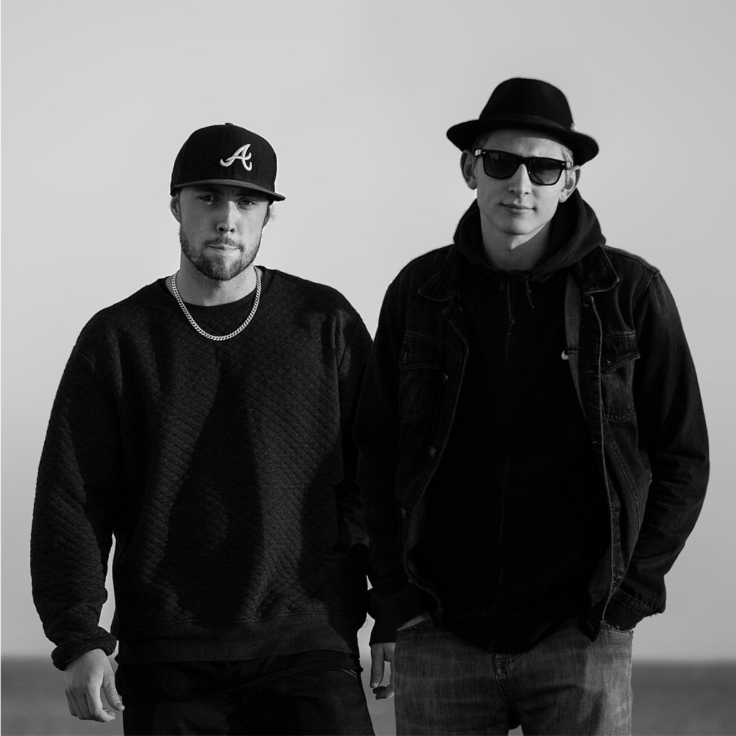 Mattis Grusell, till höger, är både soloartist och en del av hiphopduon Mindfellaz tillsammans med David Ekströmer, till vänster.