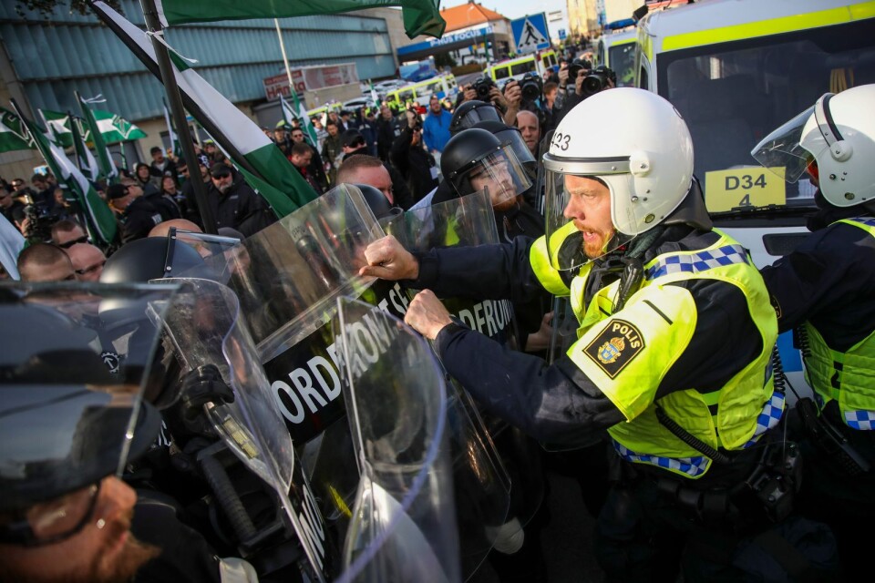 Våldsbejakande organisationer som Nordiska Motståndsrörelsen utgör ett hot mot samhället.