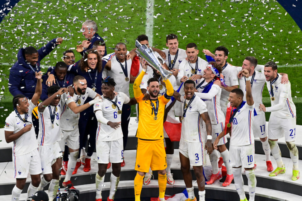 Frankrike fick lyfta Nations League-pokal i fjol. Arkivbild.