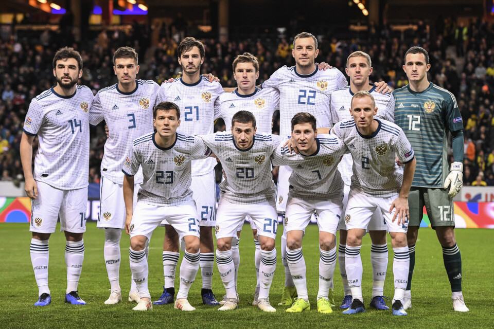 Ryssland exkluderas från all internationell fotboll, både klubb- och landslagsnivå.