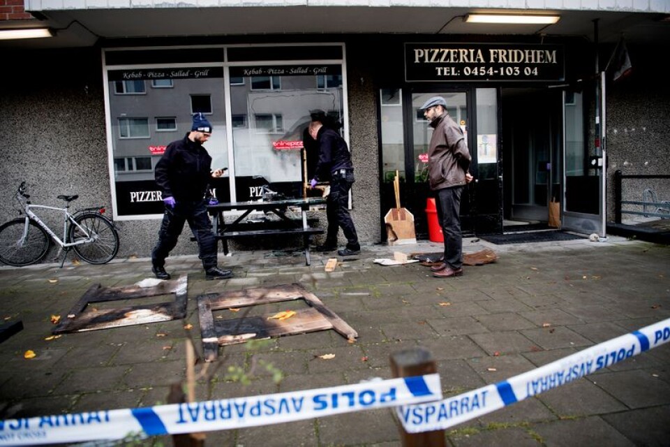Den 23 oktober 2017 utsattes pizzeria Fridhem för en mordbrand. Ägaren, Bager Sersap berättar nu att han två månader senare hade inbrott i sitt hem och att familjen nu vill lämna Karlshamn.