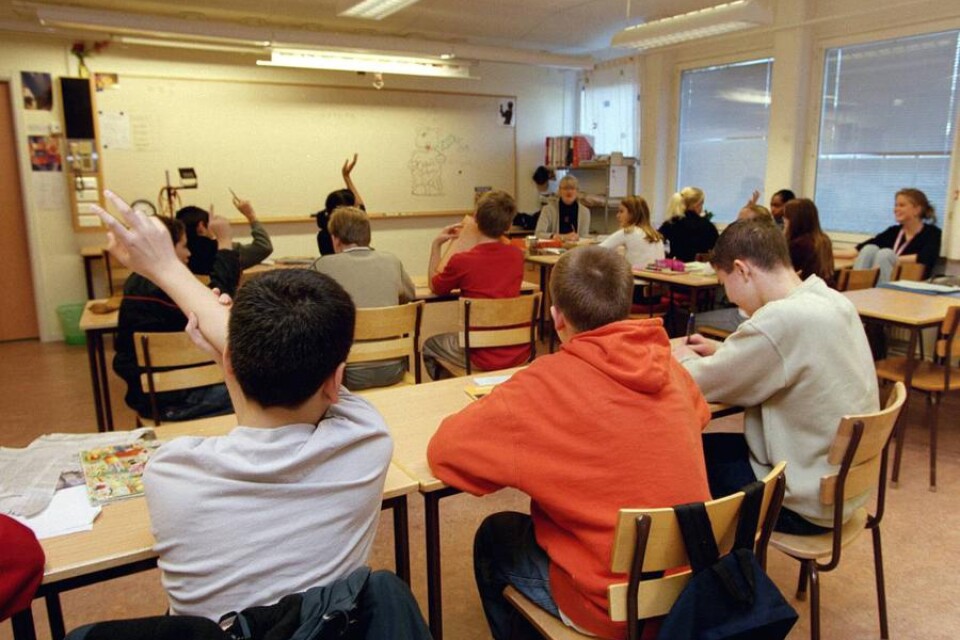 Svenska skolelever måste få bättre rättigheter, menar insändarskribenten.